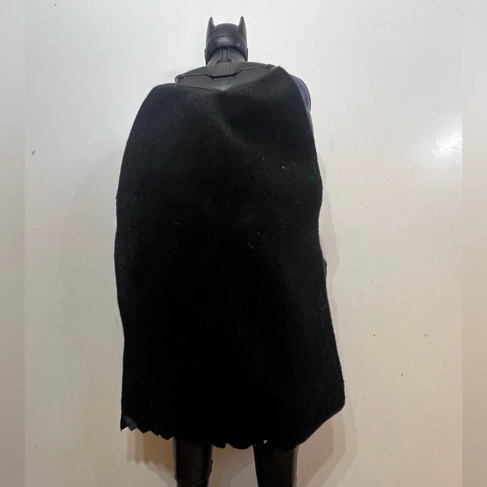 BATMAN 2016 MATTEL 11.5” ACTION FIGURE W/GOOGLES & CAPE & GOLD BELT